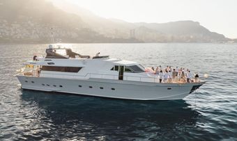 Zaffiro yacht charter Canados Motor Yacht