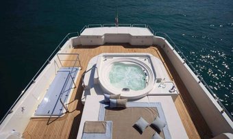 Vela yacht charter lifestyle