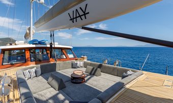 Vay yacht charter lifestyle