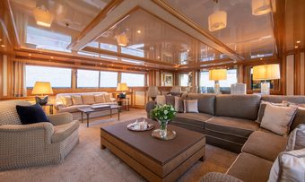 Emerald yacht charter lifestyle