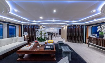 Lunaris yacht charter lifestyle