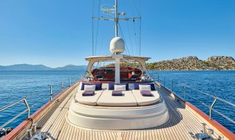 Gitana yacht charter lifestyle