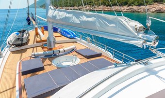 Bellamare yacht charter lifestyle