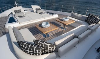 Santosh yacht charter lifestyle