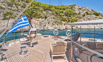 Almyra II yacht charter lifestyle