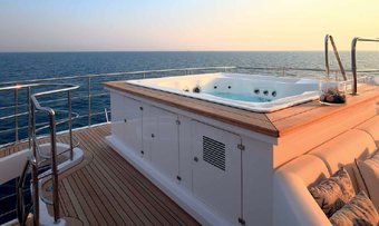 Lady MRD yacht charter lifestyle