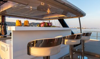 Endless Horizon yacht charter lifestyle
