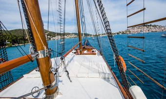 Blue Dream yacht charter lifestyle