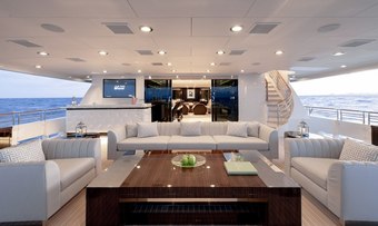 Carpe Diem yacht charter lifestyle