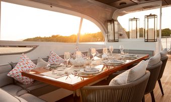 Daddy yacht charter lifestyle