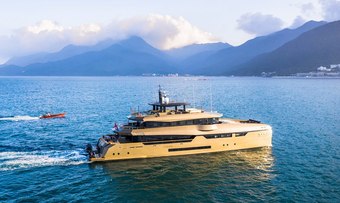 Yu Feng Zhe 1 yacht charter lifestyle