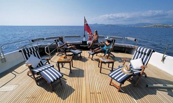 Fiorente yacht charter lifestyle