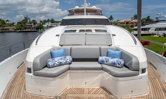 Beachfront II yacht charter lifestyle