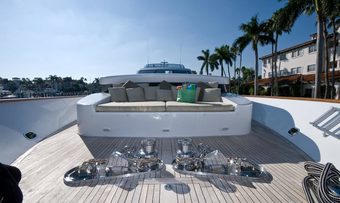 Lunasea yacht charter lifestyle