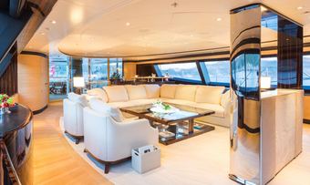Q yacht charter lifestyle
