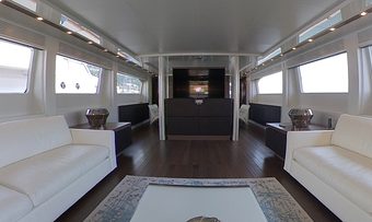 La Gioconda yacht charter lifestyle
