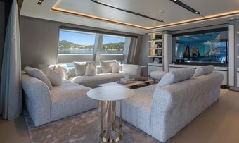 Bee yacht charter lifestyle