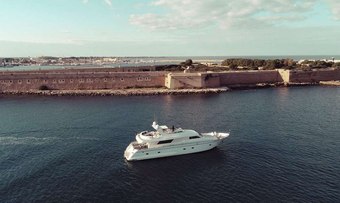 Beyond yacht charter Versilcraft Motor Yacht