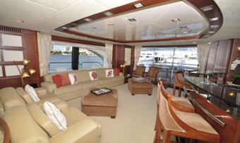 Viver yacht charter lifestyle