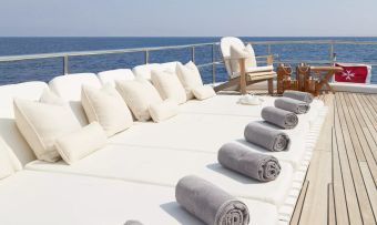 Sea Lady II yacht charter lifestyle