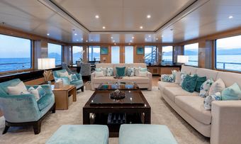 La Mirage yacht charter lifestyle