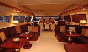 Shellona yacht charter lifestyle