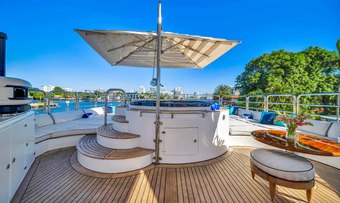 Seascape V yacht charter lifestyle