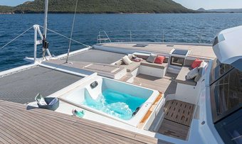 Encore yacht charter lifestyle