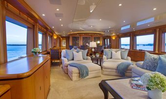 Savannah yacht charter lifestyle