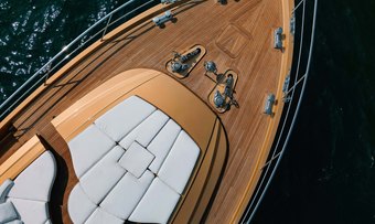 AK Royalty yacht charter lifestyle