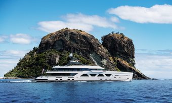 Satemi yacht charter lifestyle