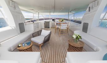 Texas T yacht charter lifestyle