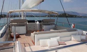 Serendipity I yacht charter lifestyle