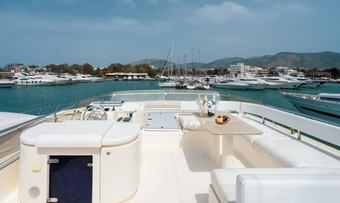 San Di Mangio yacht charter lifestyle