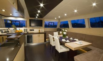 Depende IV yacht charter lifestyle
