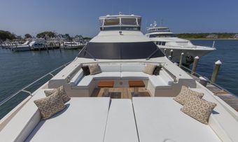 Sorridente yacht charter lifestyle