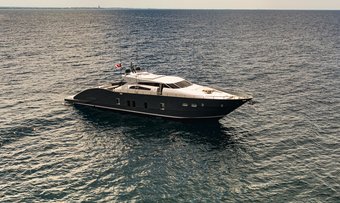 Vevekos yacht charter Tecnomar Motor Yacht