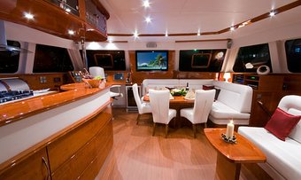 Catsy yacht charter lifestyle