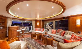 Happy Hour yacht charter lifestyle