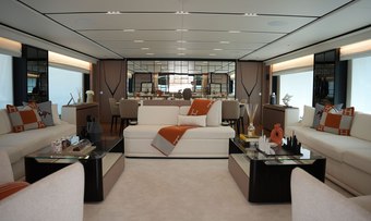 Geulunel yacht charter lifestyle