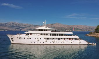 Queen Eleganza yacht charter Custom Motor Yacht