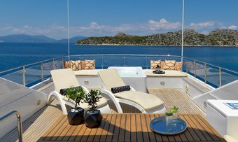 Idylle yacht charter lifestyle