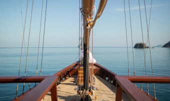 Vela yacht charter lifestyle