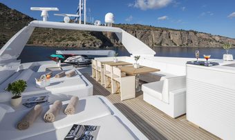 Sole Di Mare yacht charter lifestyle