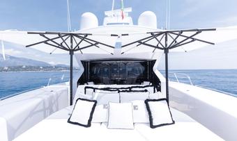 1K yacht charter lifestyle