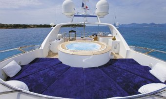 SeaBlue'Z yacht charter lifestyle