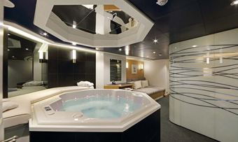 Albatross yacht charter lifestyle