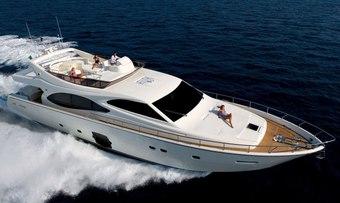 Lavitalebela yacht charter Ferretti Yachts Motor Yacht