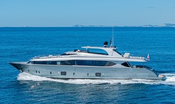 Sands yacht charter Maiora Motor Yacht