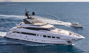 Maestro yacht charter Mondo Marine Motor Yacht